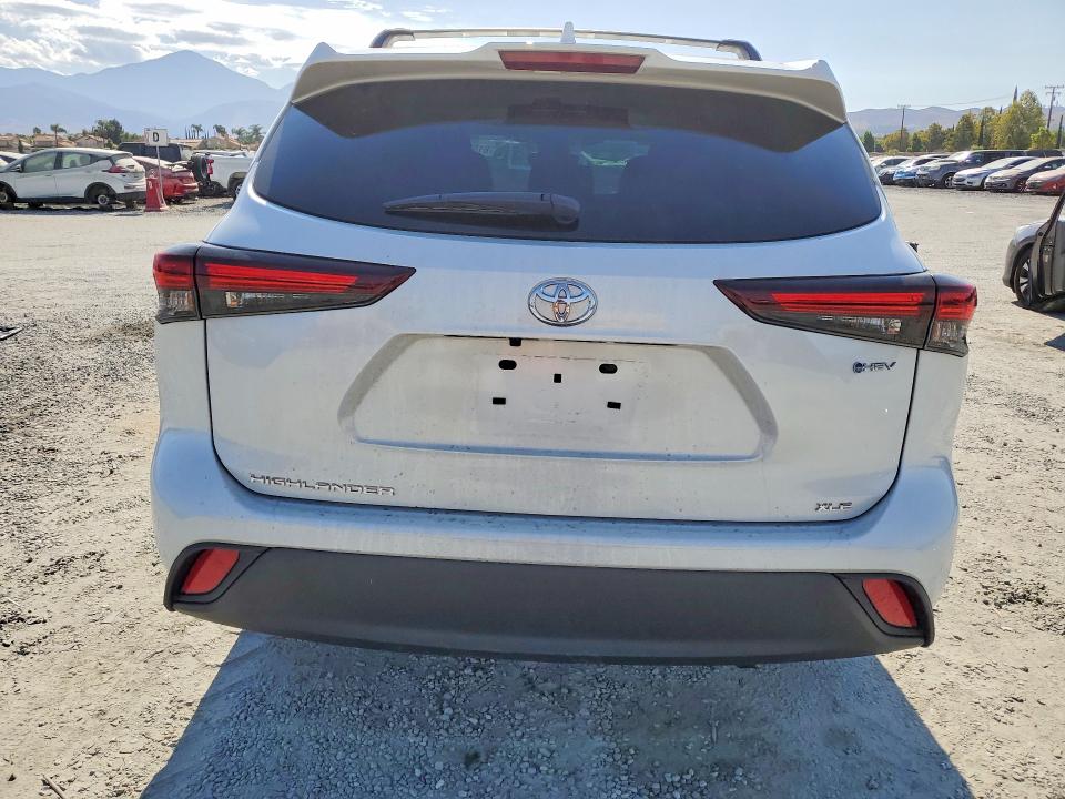 Продажа на аукционе авто 2026 Toyota Highlander Hybrid, vin: 5TDKBRCH4TS710996, номер лота: 61523426