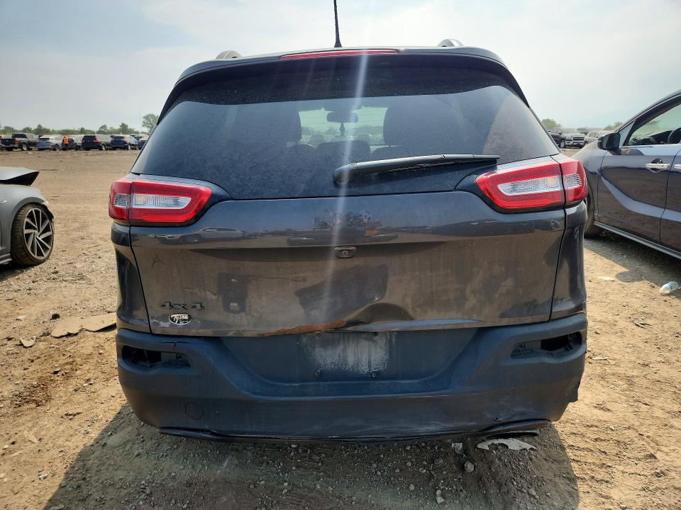 62629356 :رقم المزاد ، 1C4PJMCS4HW538404 vin ، 2017 Jeep Cherokee مزاد بيع