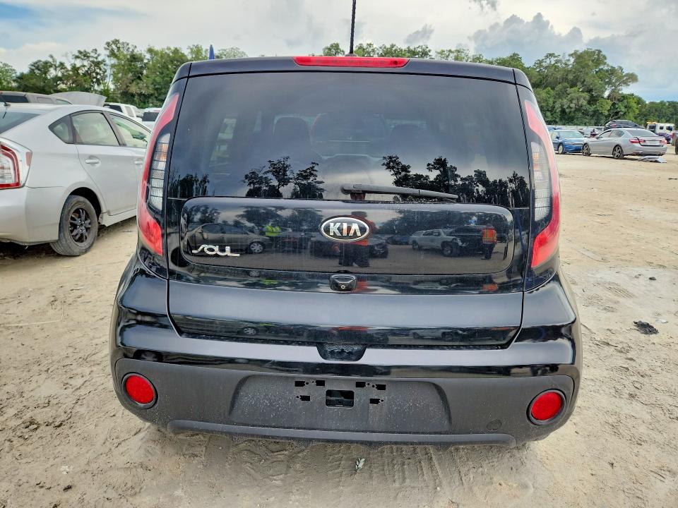 2017 Kia Soul მანქანა იყიდება აუქციონზე, vin: KNDJP3A56H7498509, აუქციონის ნომერი: 59907886