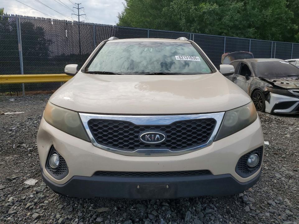 62131636 :رقم المزاد ، 5XYKUCA16BG136717 vin ، 2011 Kia Sorento مزاد بيع