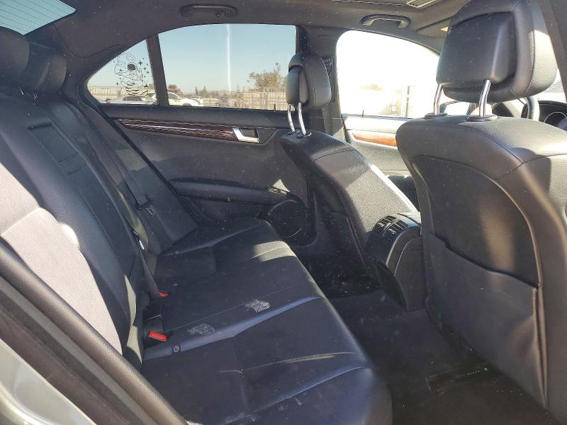 2012 Mercedes-benz C მანქანა იყიდება აუქციონზე, vin: WDDGF4HB7CR240422, აუქციონის ნომერი: 62632196