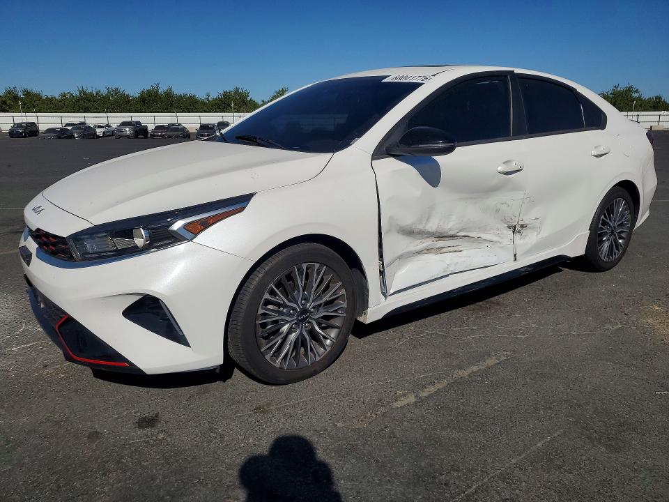 2022 Kia Forte მანქანა იყიდება აუქციონზე, vin: 3KPF54AD7NE429218, აუქციონის ნომერი: 60041776