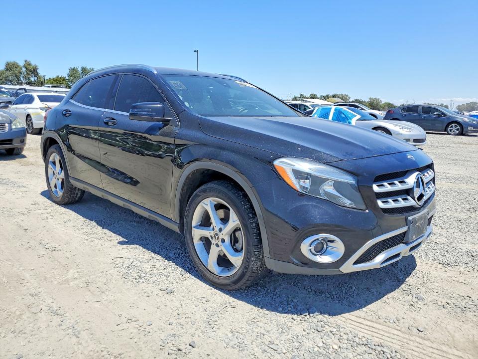 61445886 :رقم المزاد ، WDCTG4EB3JJ466151 vin ، 2018 Mercedes-benz Gla 250 مزاد بيع