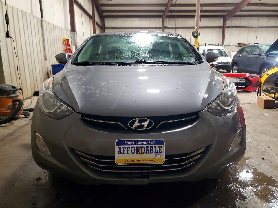 62111756 :رقم المزاد ، 5NPDH4AE5DH381574 vin ، 2013 Hyundai Elantra مزاد بيع