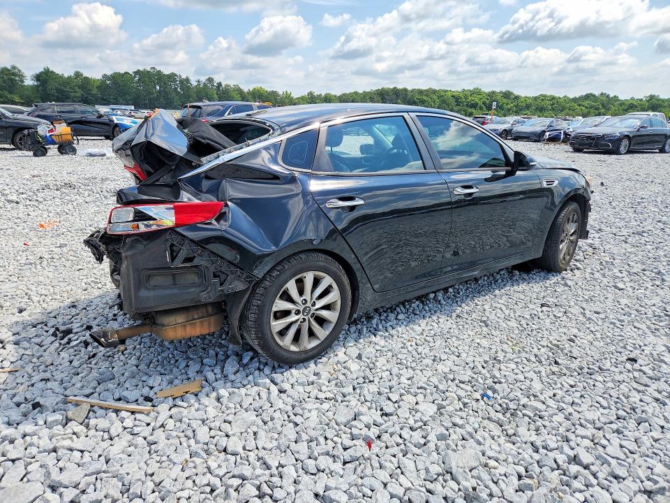 2017 Kia Optima მანქანა იყიდება აუქციონზე, vin: 5XXGT4L38HG147583, აუქციონის ნომერი: 58415786