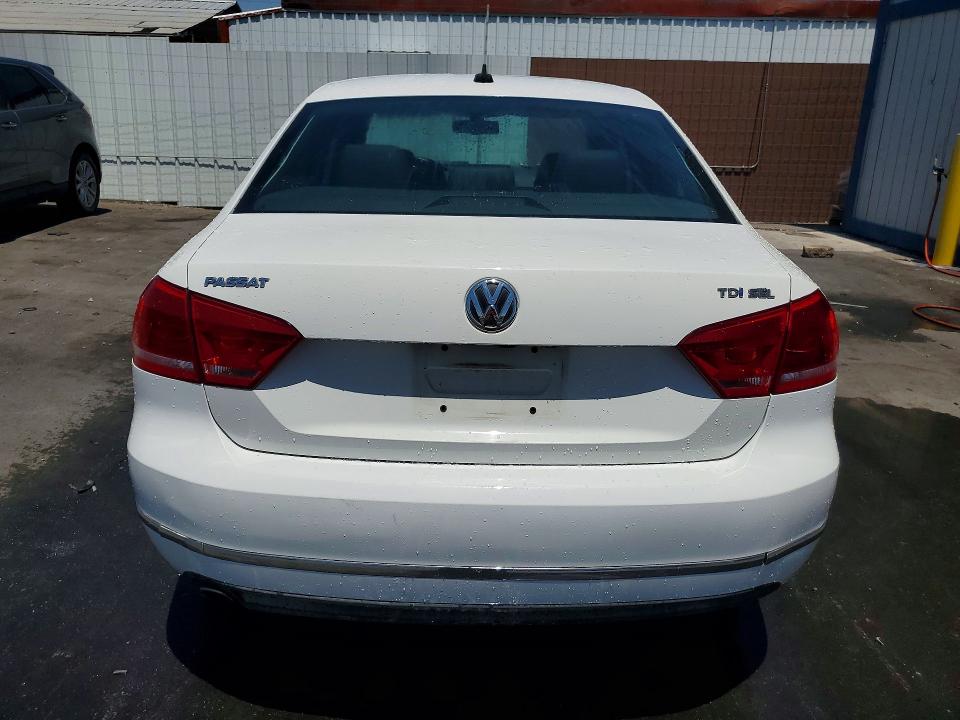 62301316 :رقم المزاد ، 1VWCN7A31DC106300 vin ، 2013 Volkswagen Passat مزاد بيع