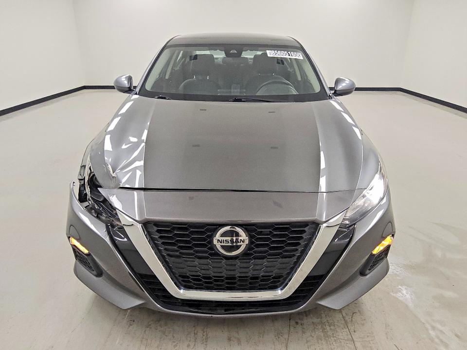 85605165 :رقم المزاد ، 1N4BL4BVXNN355595 vin ، 2022 Nissan Altima مزاد بيع