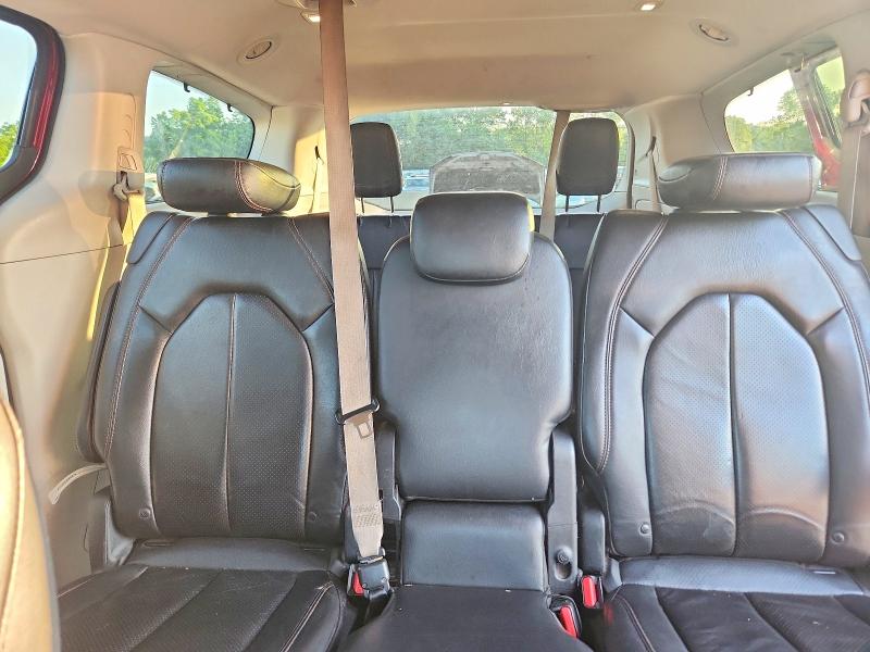 62140256 :رقم المزاد ، 2C4RC1BG8KR721240 vin ، 2019 Chrysler Pacifica مزاد بيع