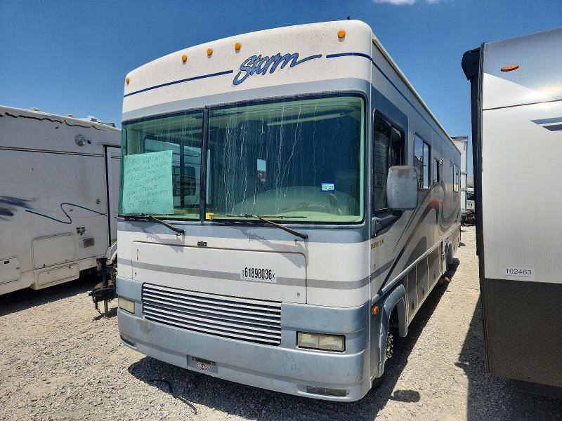61898036 :رقم المزاد ، 5B4LP37J5Y3316521 vin ، 2000 Workhorse Custom Chassis Motorhome Chassis مزاد بيع
