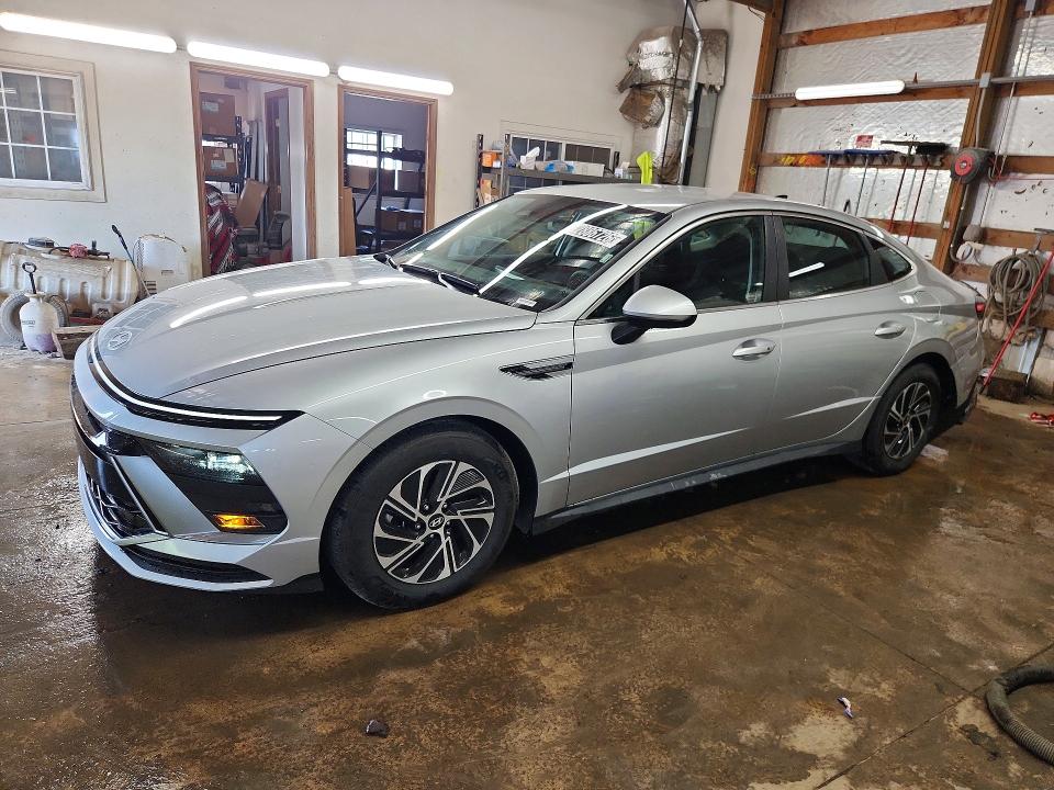 Auction sale of the 2026 Hyundai Sonata Hybrid, vin: KMHL24JJ2TA171039, lot number: 62886726