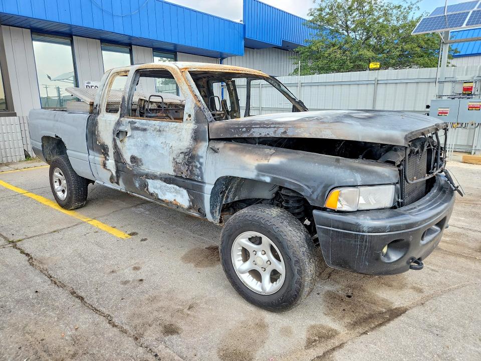 60443606 :رقم المزاد ، 3B7HF13Z11G719823 vin ، 2001 Dodge Ram 1500 مزاد بيع