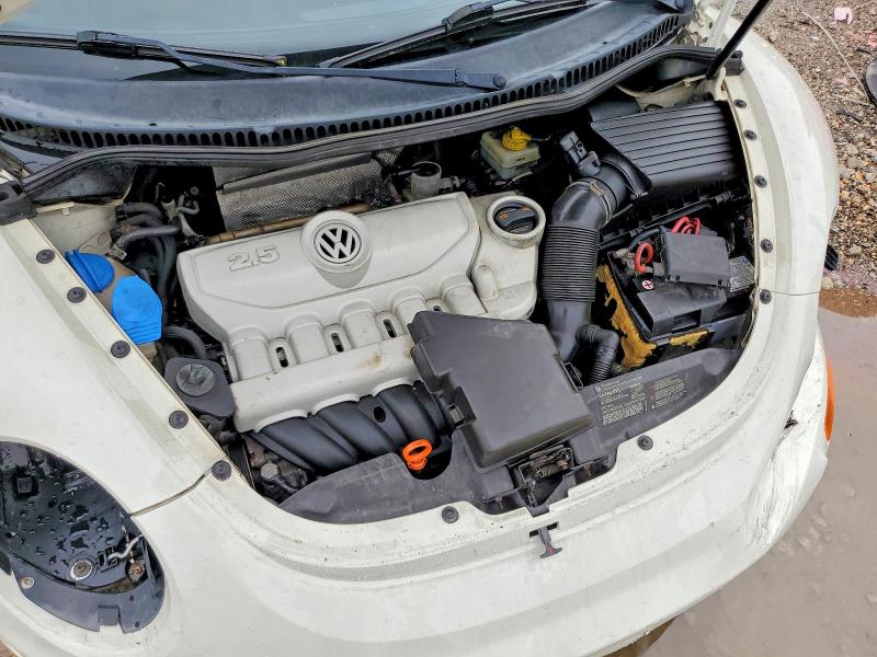60814946 :رقم المزاد ، 3VWFG31C98M510692 vin ، 2008 Volkswagen New Beetle مزاد بيع