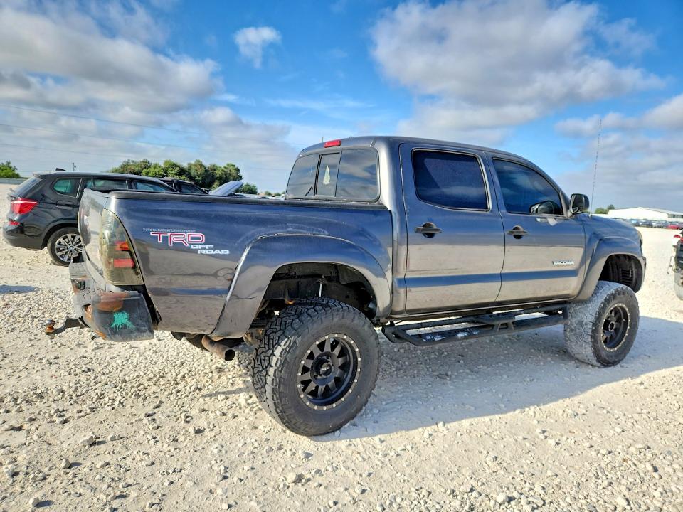 63398276 :رقم المزاد ، 5TFJU4GN4BX001986 vin ، 2011 Toyota Tacoma مزاد بيع