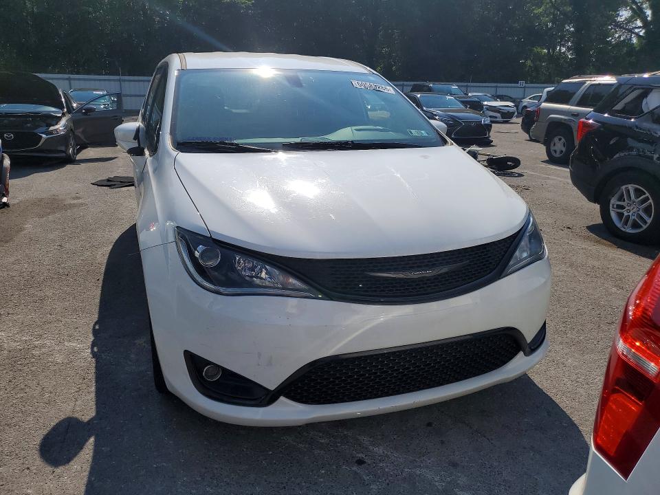 Продажа на аукционе авто 2019 Chrysler Pacifica, vin: 2C4RC1FGXKR506808, номер лота: 60583286
