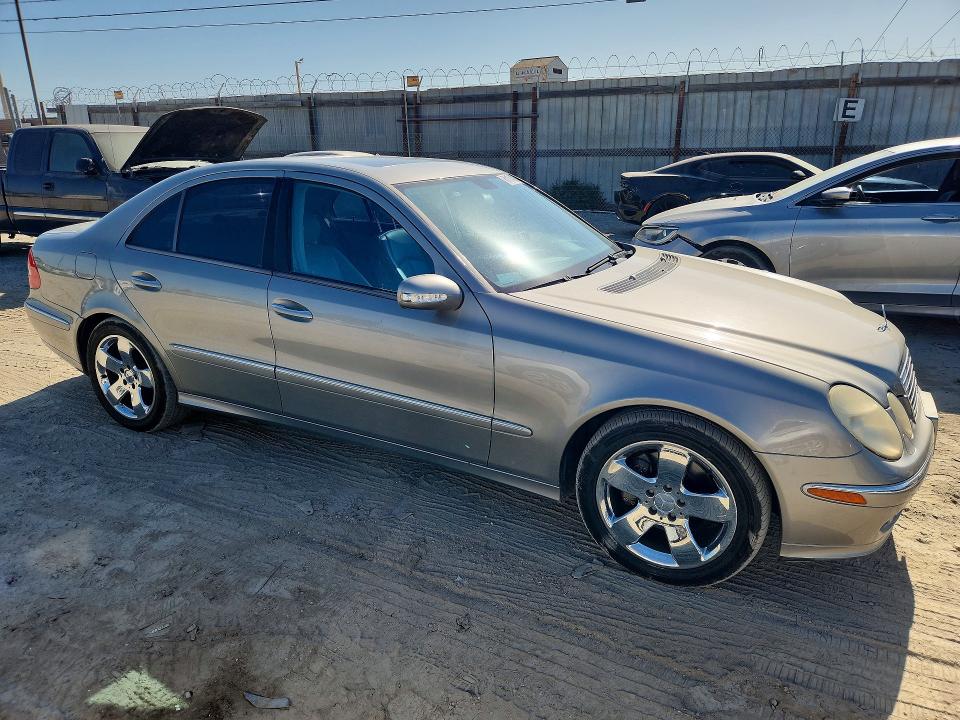 Продаж на аукціоні авто 2004 Mercedes-benz E, vin: WDBUF70J64A423827, номер лоту: 61174676