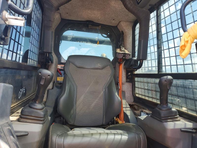 Продажа на аукционе авто 2025 John Deere 335p, vin: 1T0335PACSFF06769, номер лота: 58804296