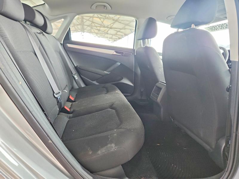 62651856 :رقم المزاد ، 1VWAT7A38HC072701 vin ، 2017 Volkswagen Passat مزاد بيع