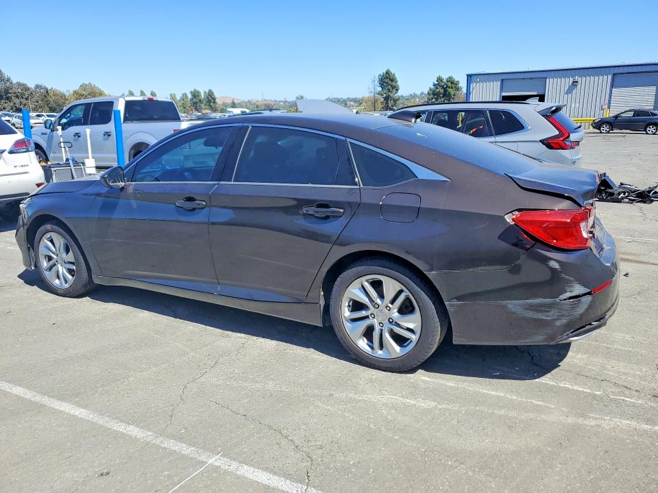 2018 Honda Accord მანქანა იყიდება აუქციონზე, vin: 1HGCV1F10JA136498, აუქციონის ნომერი: 61417556