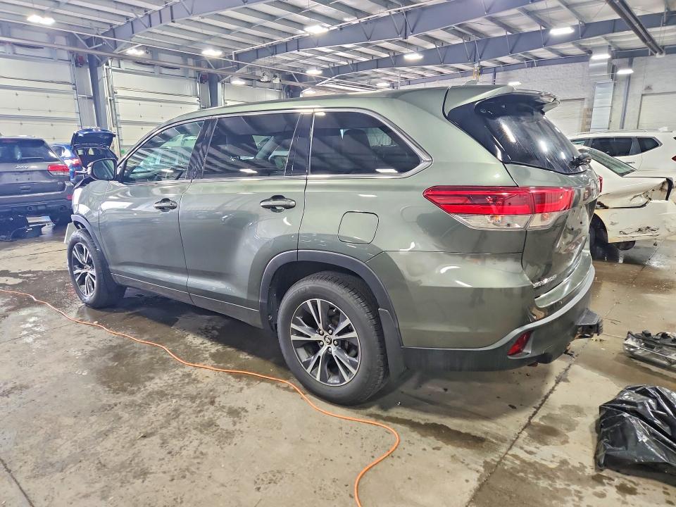 Продаж на аукціоні авто 2018 Toyota Highlander, vin: 5TDBZRFH3JS834844, номер лоту: 60195556