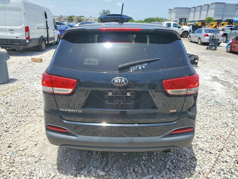 60794756 :رقم المزاد ، 5XYPG4A36HG195697 vin ، 2017 Kia Sorento مزاد بيع