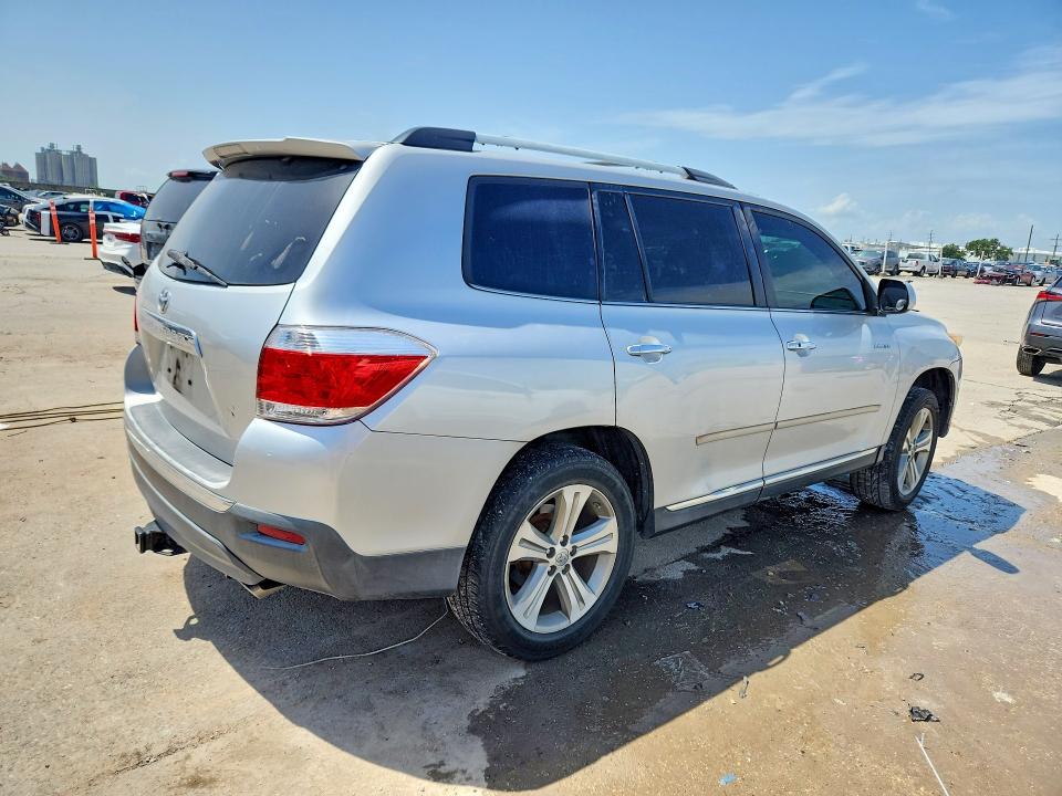 61713616 :رقم المزاد ، 5TDYK3EH8BS045393 vin ، 2011 Toyota Highlander مزاد بيع