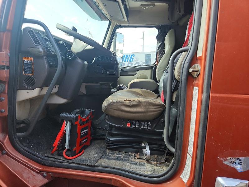 Продажа на аукционе авто 2013 Volvo Vnl, vin: 4V4NC9EG9DN560328, номер лота: 60667616