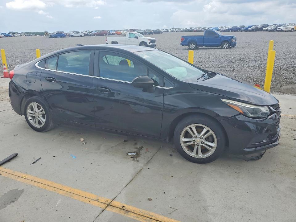 Продаж на аукціоні авто 2018 Chevrolet Cruze, vin: 1G1BE5SM0J7152174, номер лоту: 59816336