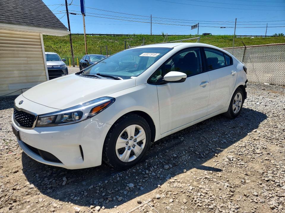 63027916 :رقم المزاد ، 3KPFK4A77HE110120 vin ، 2017 Kia Forte مزاد بيع