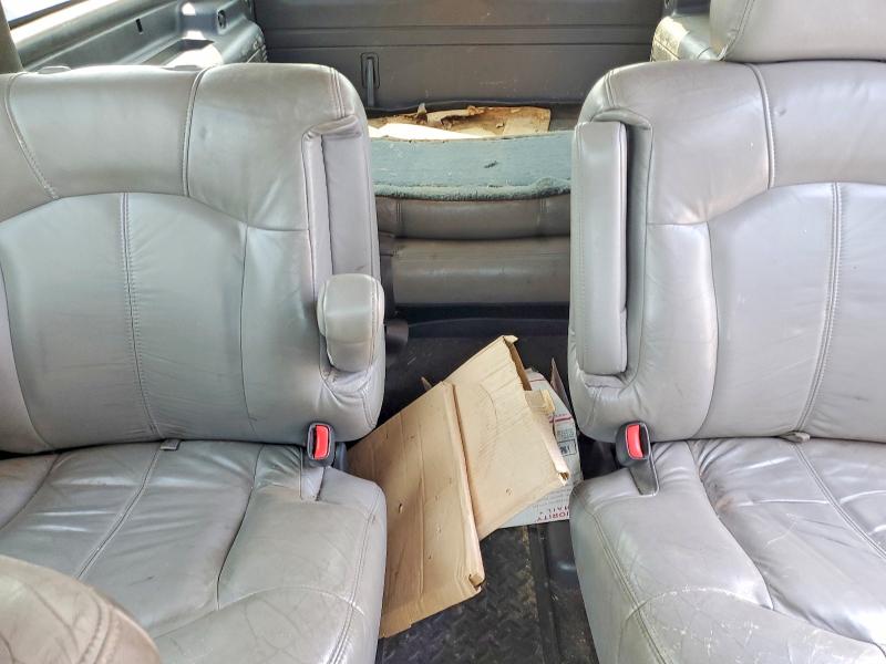61116616 :رقم المزاد ، 3GNGK26U31G162661 vin ، 2001 Chevrolet Suburban مزاد بيع