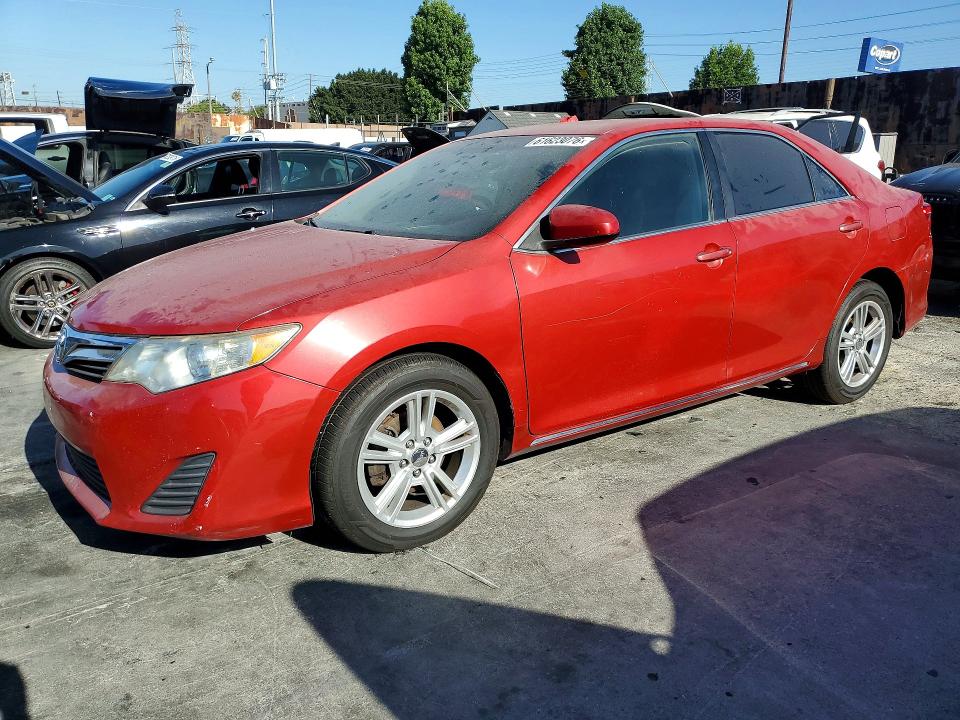 61623076 :رقم المزاد ، 4T4BF1FK5ER368360 vin ، 2014 Toyota Camry مزاد بيع
