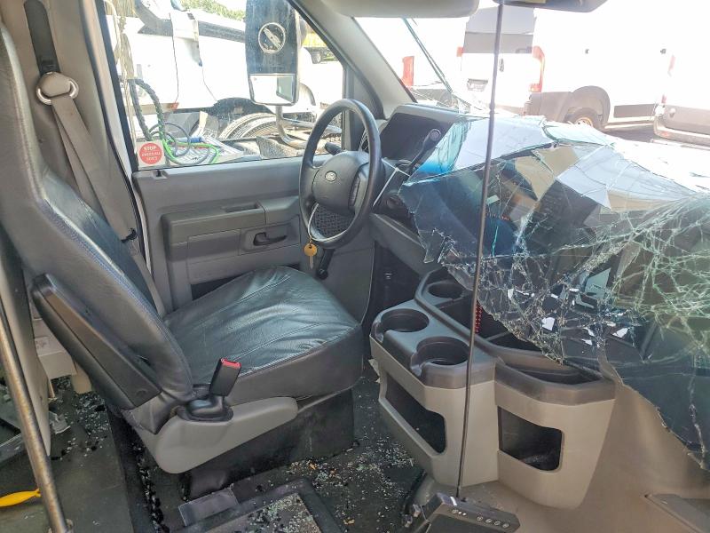 68066006 :رقم المزاد ، 1FDEE3FS8KDC12265 vin ، 2019 Ford Econoline مزاد بيع