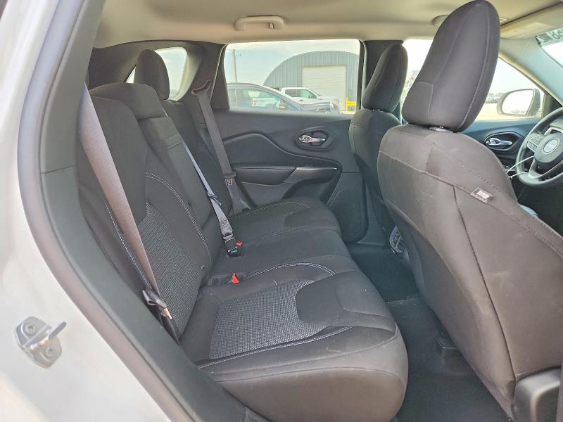 61358126 :رقم المزاد ، 1C4PJLCB5KD312787 vin ، 2019 Jeep Cherokee مزاد بيع