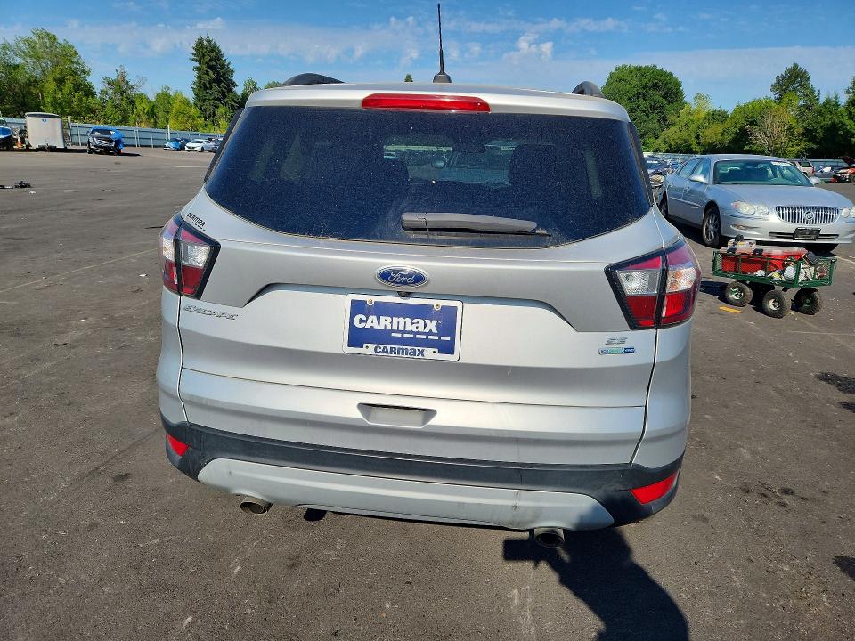 60710306 :رقم المزاد ، 1FMCU9GDXJUC36689 vin ، 2018 Ford Escape مزاد بيع