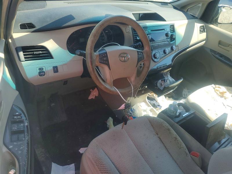 61474386 :رقم المزاد ، 5TDJK3DC5BS024637 vin ، 2011 Toyota Sienna مزاد بيع