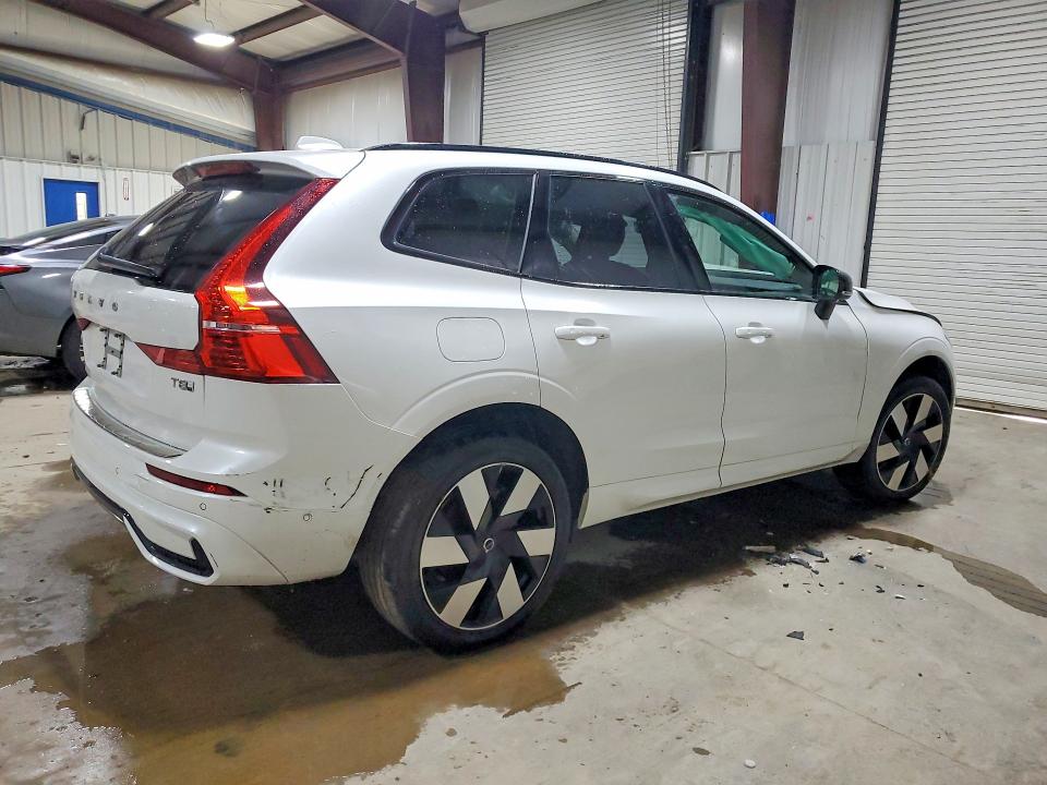 Продаж на аукціоні авто 2025 Volvo Xc60, vin: YV4H60RC2S1109360, номер лоту: 61792006
