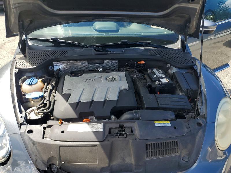59920156 :رقم المزاد ، 3VW5L7AT1DM807464 vin ، 2013 Volkswagen Beetle مزاد بيع
