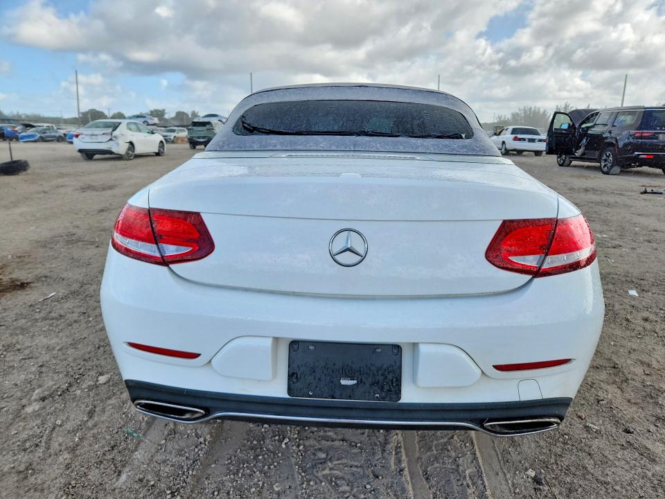60132266 :رقم المزاد ، WDDWK4JB6HF518379 vin ، 2017 Mercedes-benz C مزاد بيع