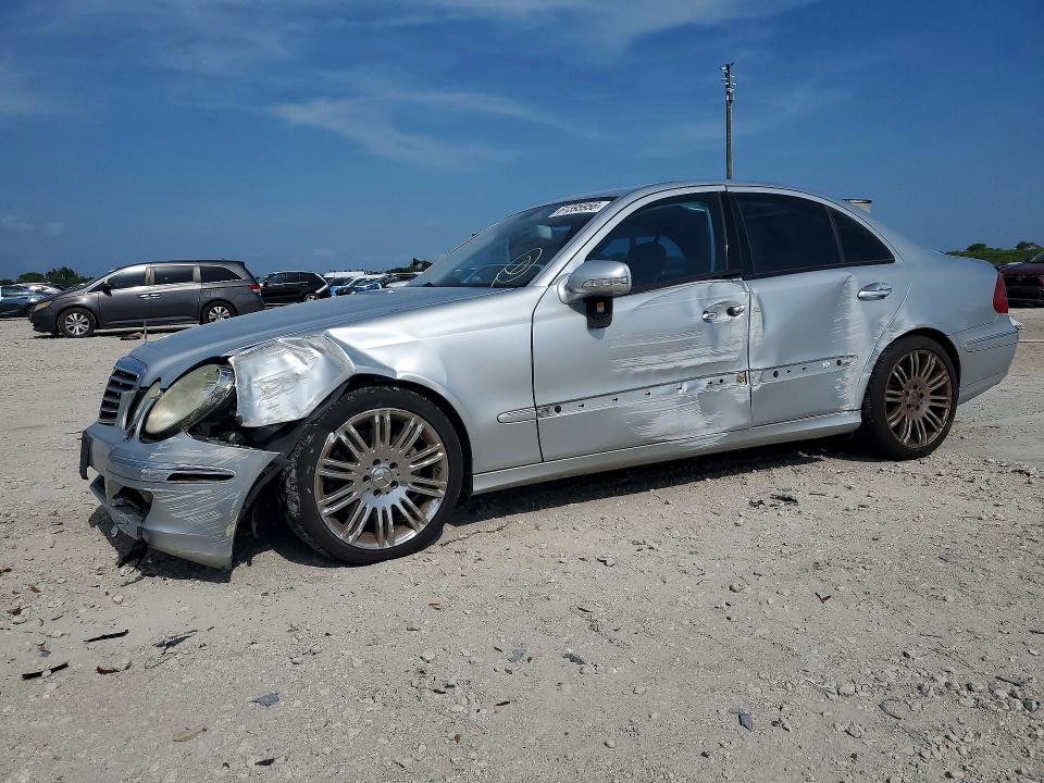 61395956 :رقم المزاد ، WDBUF56X77B114088 vin ، 2007 Mercedes-benz E مزاد بيع