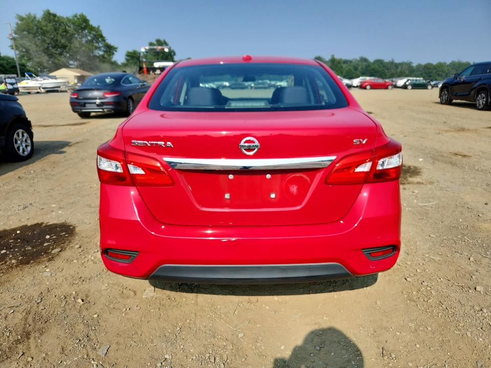 61476026 :رقم المزاد ، 3N1AB7AP4JY262472 vin ، 2018 Nissan Sentra مزاد بيع