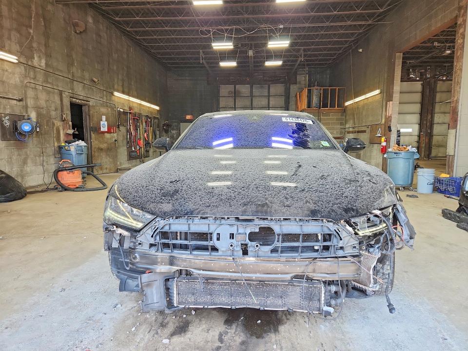 Продажа на аукционе авто 2017 Audi S7, vin: WAU2FAFCXHN117952, номер лота: 61438426