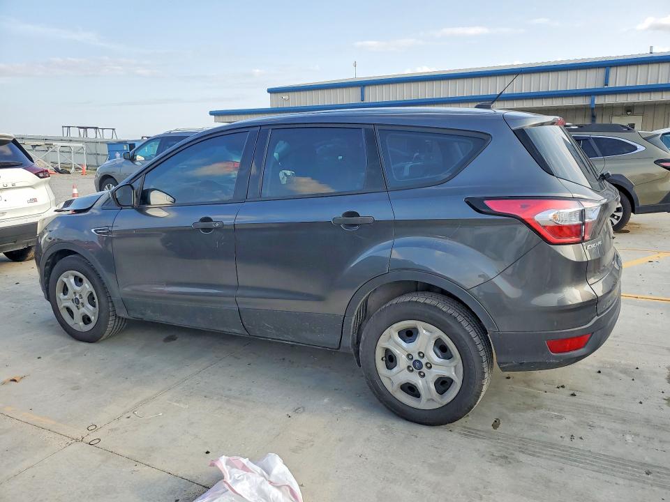 2018 Ford Escape მანქანა იყიდება აუქციონზე, vin: 1FMCU0F79JUA08447, აუქციონის ნომერი: 61869316