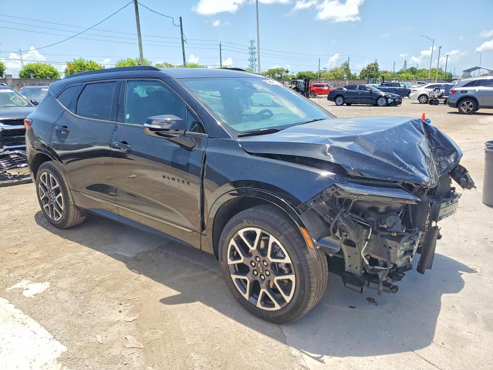 61775766 :رقم المزاد ، 3GNKBERSXSS186900 vin ، 2025 Chevrolet Blazer مزاد بيع