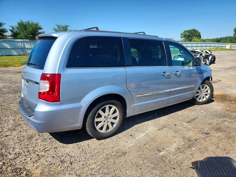 61145326 :رقم المزاد ، 2C4RC1BG0GR200083 vin ، 2016 Chrysler Town & Country مزاد بيع