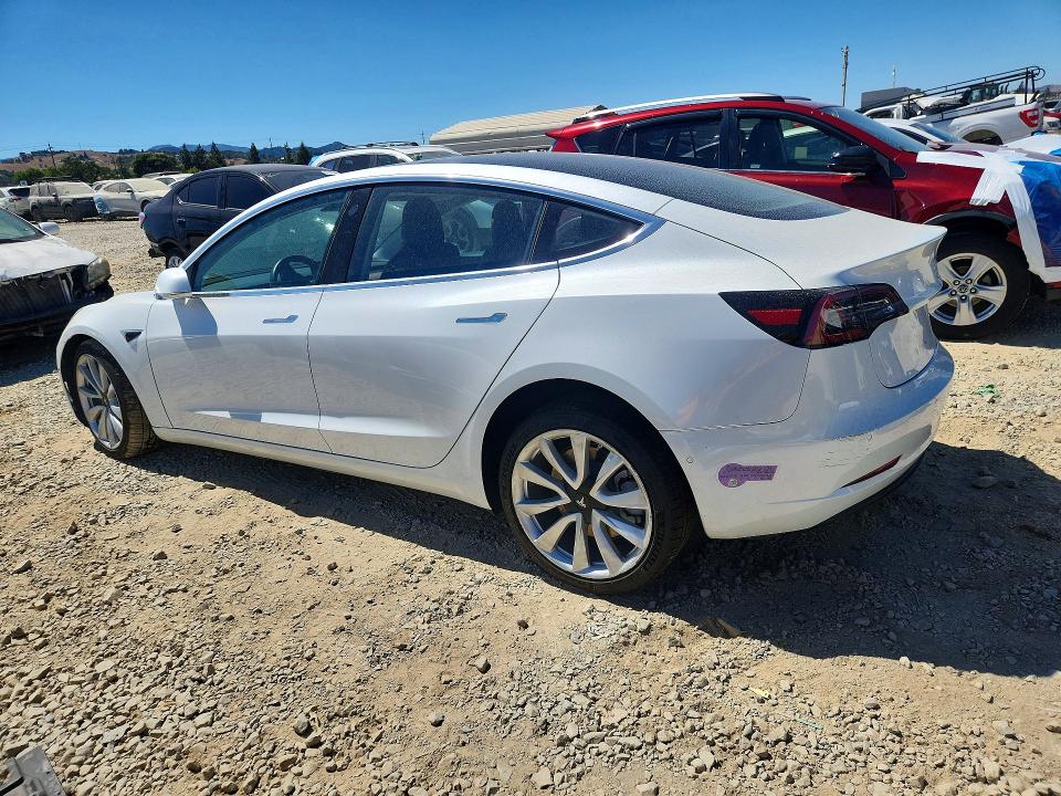 Продажа на аукционе авто 2018 Tesla Model 3, vin: 5YJ3E1EB1JF185774, номер лота: 62142626