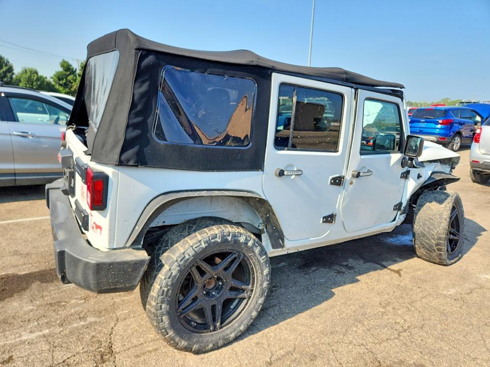 61643796 :رقم المزاد ، 1C4BJWDG4HL561196 vin ، 2017 Jeep Wrangler Unlimited مزاد بيع