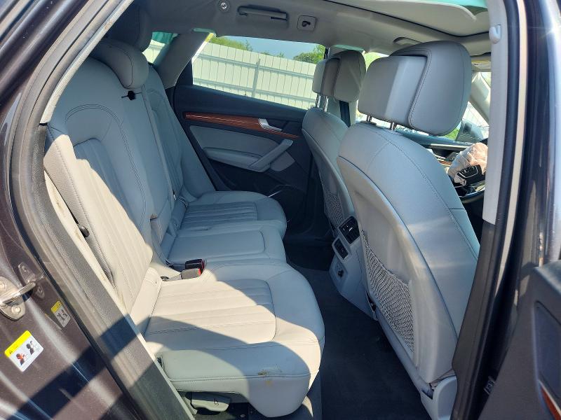 60242516 :رقم المزاد ، WA1AAAFY5M2011391 vin ، 2021 Audi Q5 مزاد بيع