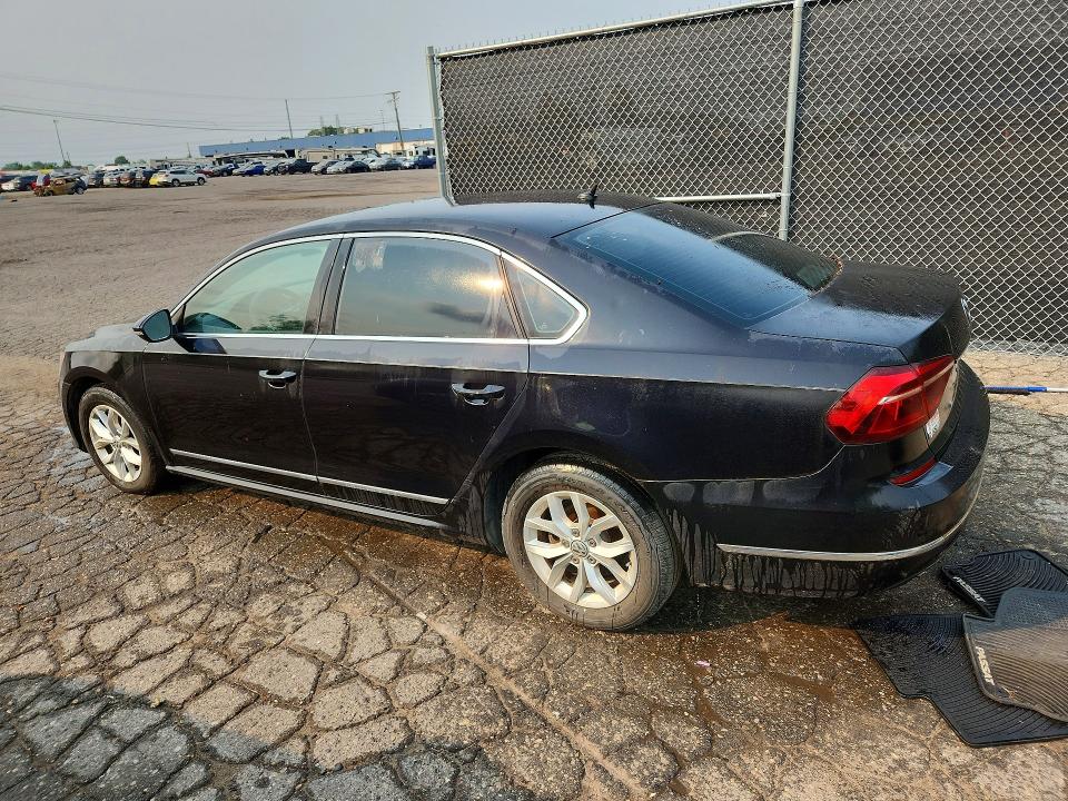 Продаж на аукціоні авто 2017 Volkswagen Passat, vin: 1VWAT7A30HC042723, номер лоту: 62657886