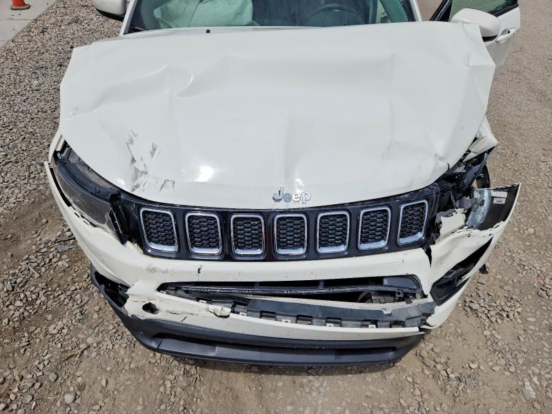 62442516 :رقم المزاد ، 3C4NJDBBXJT342424 vin ، 2018 Jeep Compass مزاد بيع