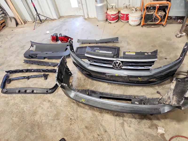 63300406 :رقم المزاد ، 3VV2B7AX7MM112693 vin ، 2021 Volkswagen Tiguan مزاد بيع