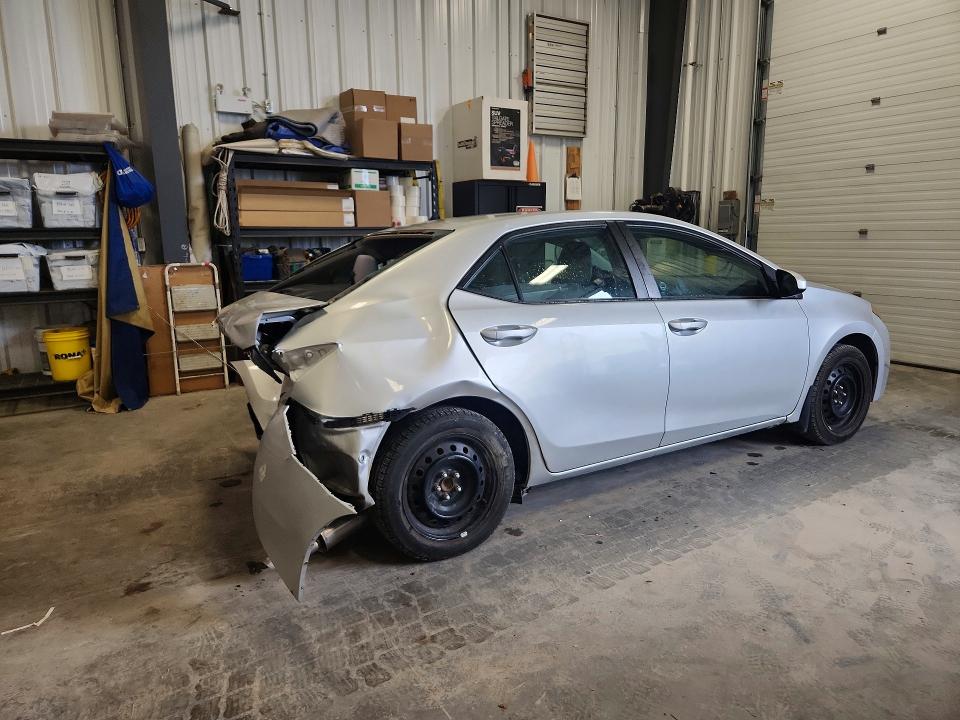 59594506 :رقم المزاد ، 2T1BURHE4FC413863 vin ، 2015 Toyota Corolla مزاد بيع
